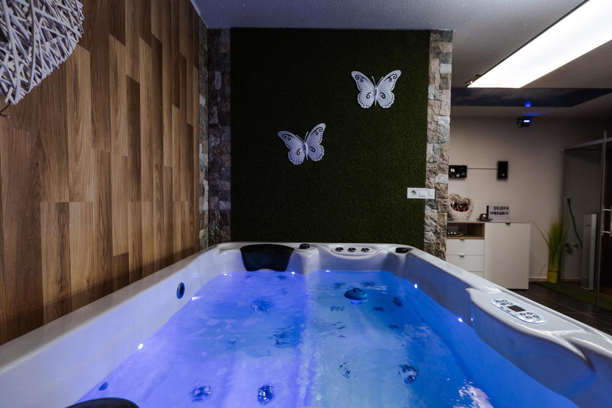 Tanja S Holiday Home In Nature With Sauna And Hot Tub Gorica pri Slivnici 外观 照片
